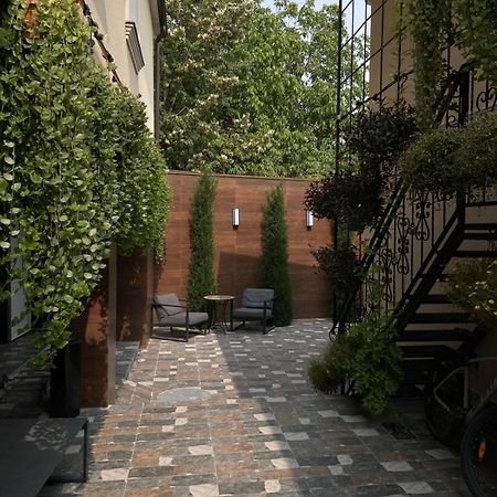 77/5 Hotel Кишинев Екстериор снимка