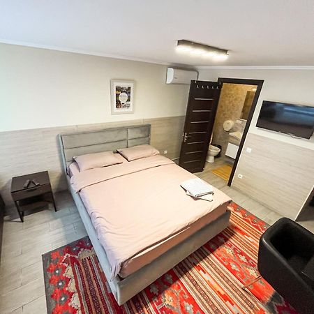77/5 Hotel Кишинев Екстериор снимка