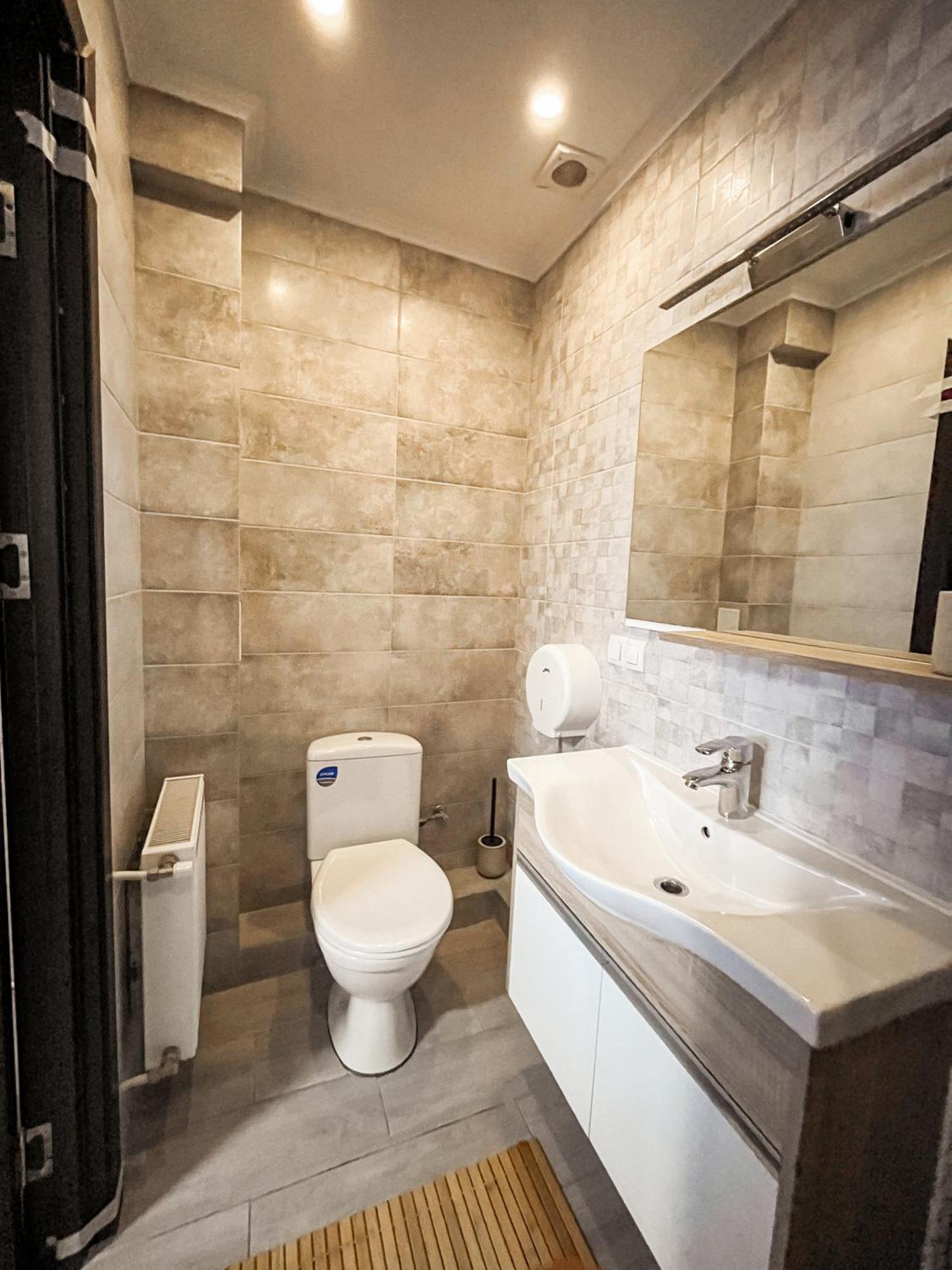 77/5 Hotel Кишинев Екстериор снимка