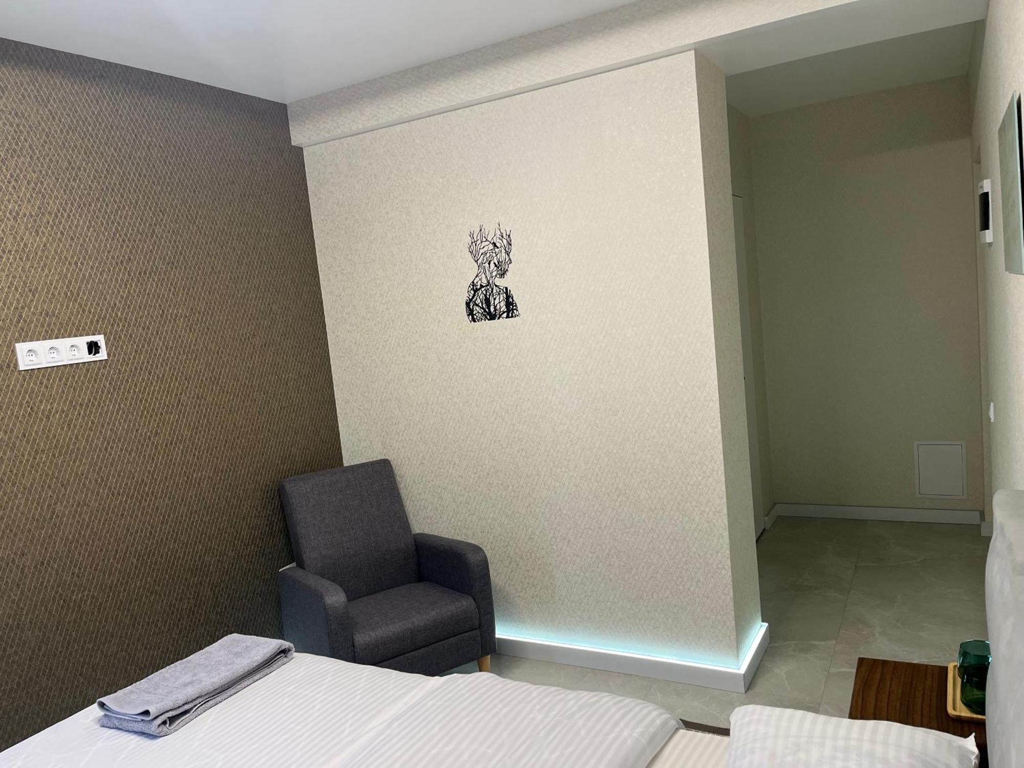 77/5 Hotel Кишинев Екстериор снимка