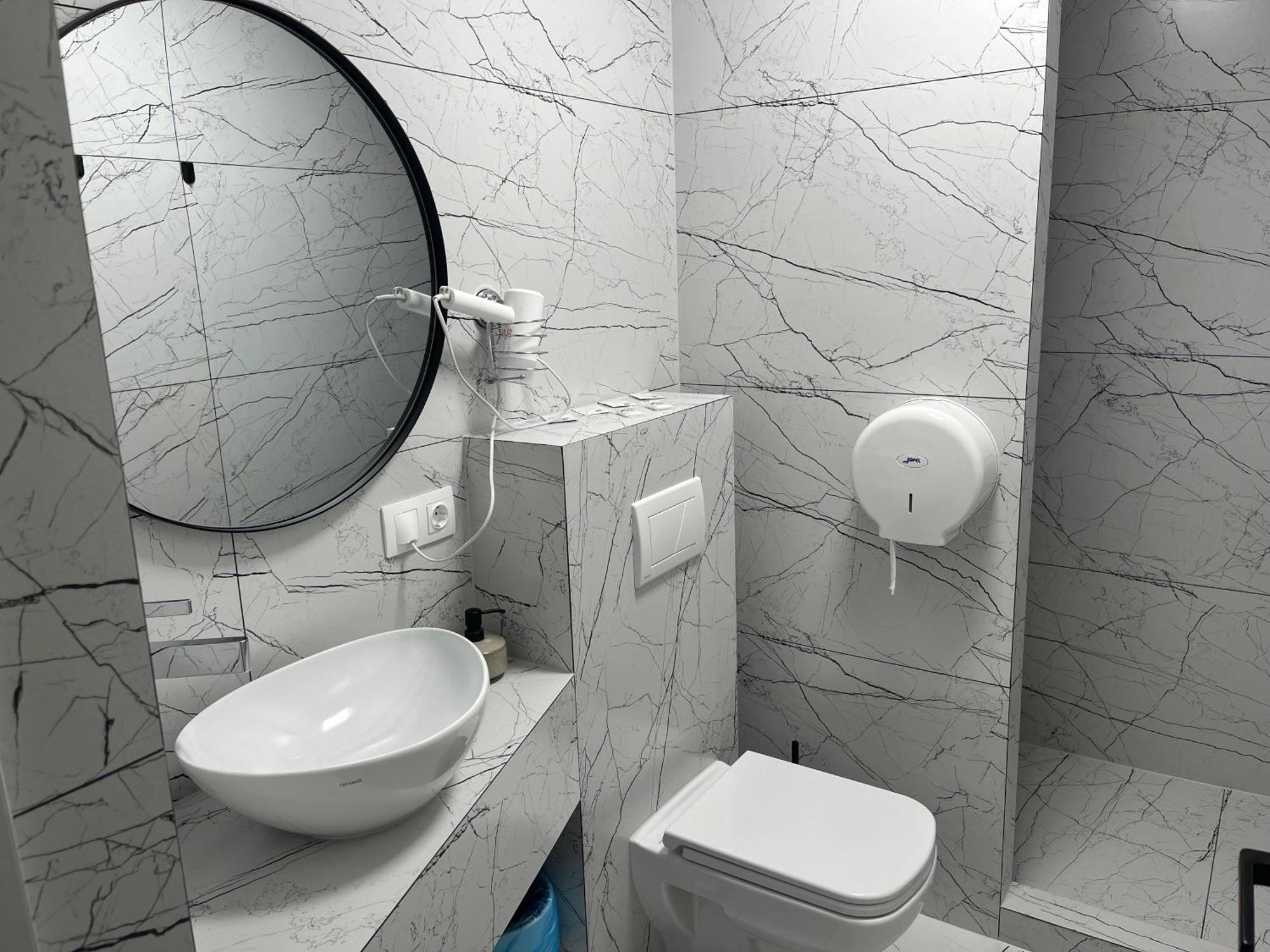 77/5 Hotel Кишинев Екстериор снимка